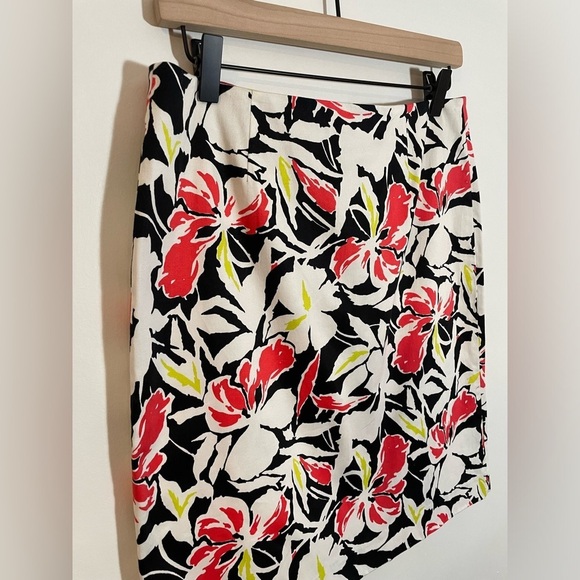 Jones Wear Floral Pencil Skirt Stretch Size 6P Tropical Career Office EUC - Picture 3 of 11